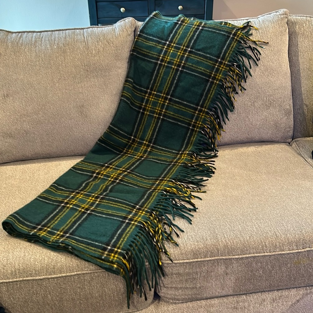 PENDLETON VINTAGE 100% VIRGIN WOOL PLAID FRINGE BLANKET
